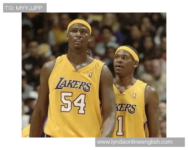 卧龙凤雏组合再现赛场风采美媒调侃艾顿与布朗尼的精彩对决