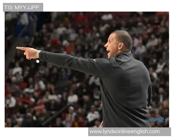 马祖拉称赞怀特关键表现期待他在比赛中继续带领球队取胜 马祖拉称赞怀特关键表现期待他在比赛中继续带领球队取胜