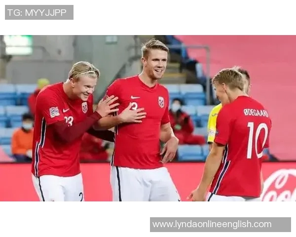 哈兰德分享全队庆祝合影感慨艰难时刻坚持不懈的奋斗精神