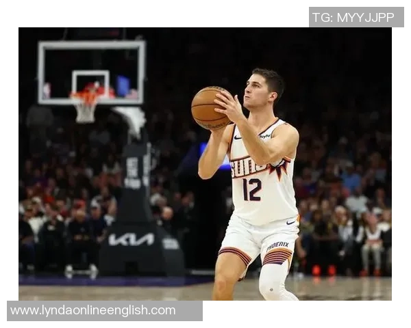 吉莱斯皮称赞布克场上威慑力强大自信出手是我唯一的要求