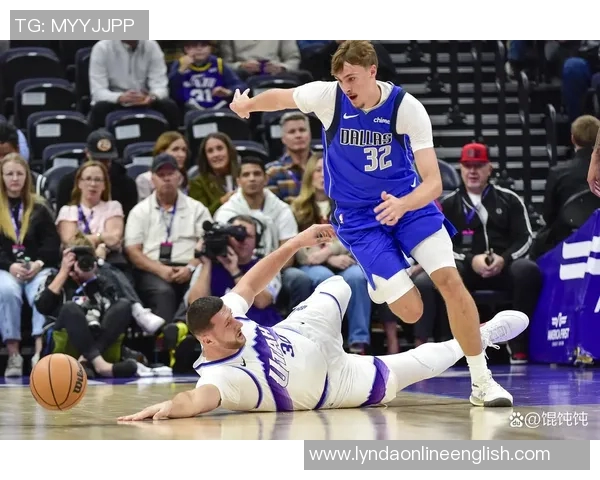 基德表示在全员健康前将继续使用以弗拉格担任控卫的阵容策略 基德表示在全员健康前将继续使用以弗拉格担任控卫的阵容策略