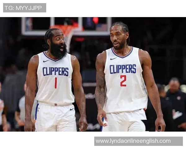 湖人自媒体调侃快船战绩糟糕笑声不断引发球迷热议