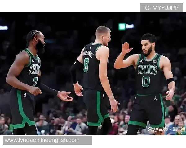 凯尔特人狂胜老鹰一度领先43分第二节单节狂砍52分展现强大实力