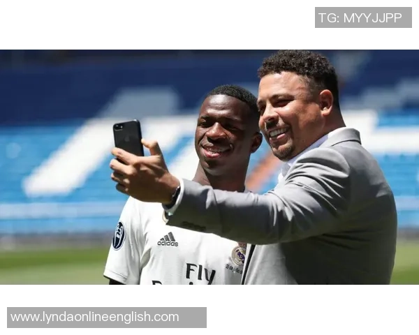 邓加称赞维尼修斯球技出众但认为他尚未成为更衣室领袖