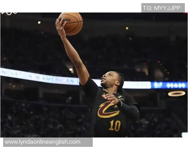 埃奇库姆半场表现低迷仅得4分3板5助3断1帽手感依旧未到位