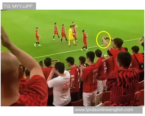 杨立瑜遭球迷怒斥:何必与阿猫阿狗争执真该给球迷竖中指 杨立瑜遭球迷怒斥:何必与阿猫阿狗争执真该给球迷竖中指