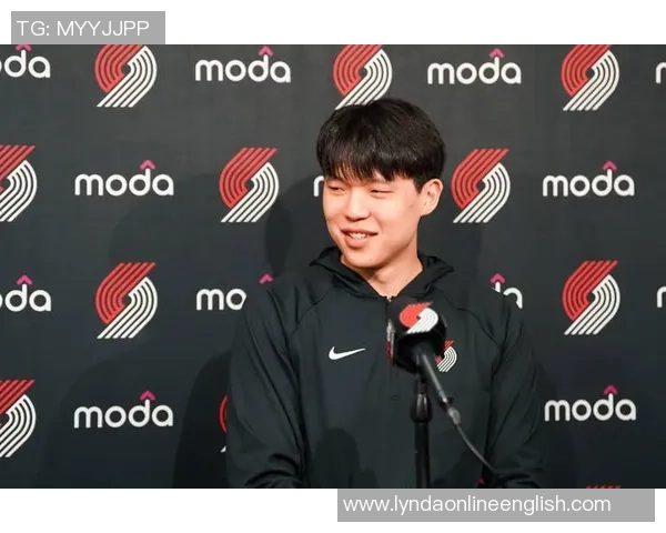 开拓者媒体人杨瀚森倒地为何裁判未暂停比赛关注球员安全