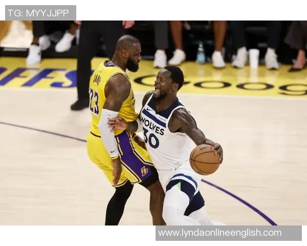 东契奇豪取45分11篮板14助攻三双詹姆斯点赞分享数据海报展现友谊