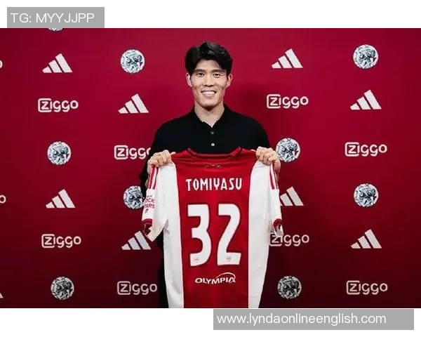 富安健洋抵达阿姆斯特丹明天将进行阿贾克斯体检开启新篇章