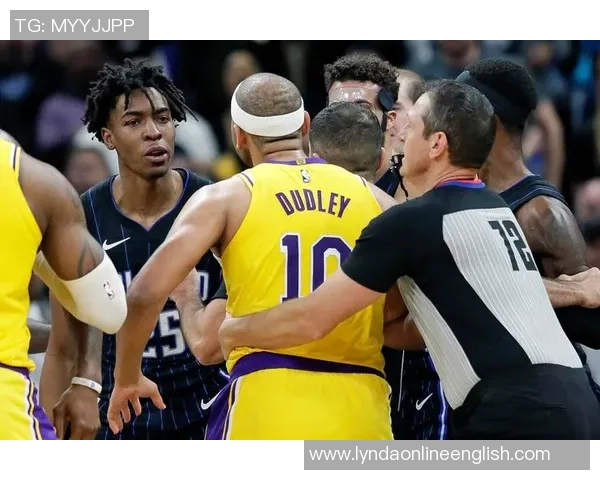 阿德巴约强调球队凝聚力每位球员明确角色提升速度与攻击力 阿德巴约强调球队凝聚力每位球员明确角色提升速度与攻击力