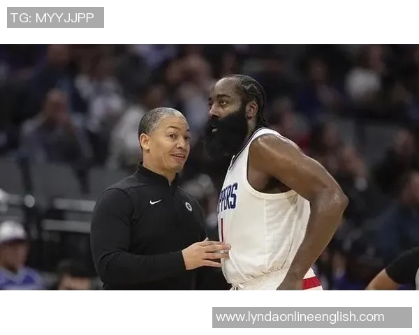 哈登带伤出战引争议卢指导强调尊重球员的比赛意愿