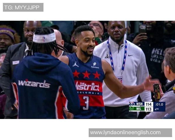 字母哥补篮遭封盖CJ中投绝杀后字母哥反击未能命中